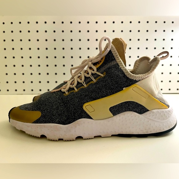 Women's Nike Air Huarache Run Ultra - Picture 1 of 16